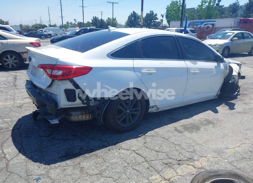 Photo 4 of 2017 Hyundai Sonata SE (VIN 5NPE24AFXHH574114)