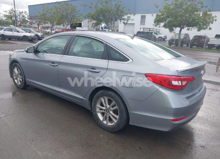 Photo 3 of 2017 Hyundai Sonata SE (VIN 5NPE24AFXHH579037)