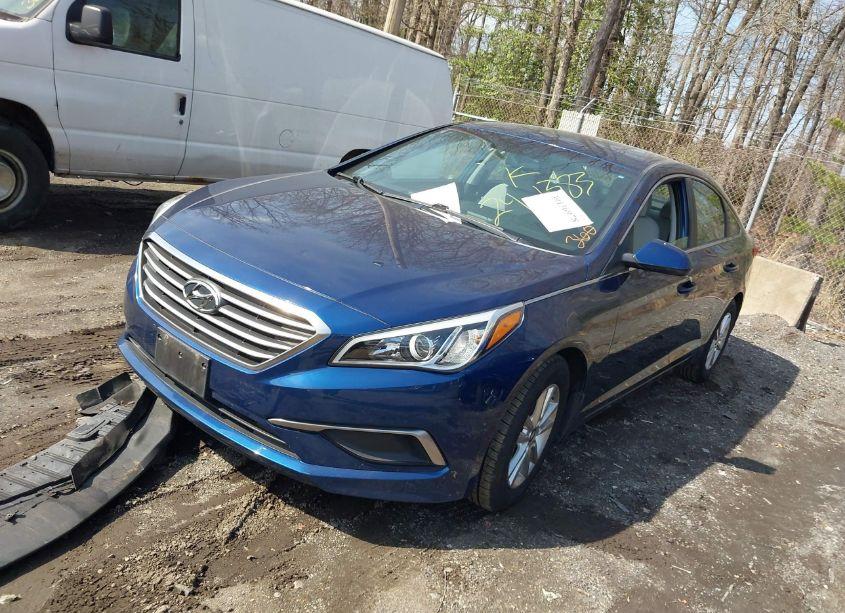 Photo 2 of 2017 Hyundai Sonata SE (VIN 5NPE24AFXHH579460)