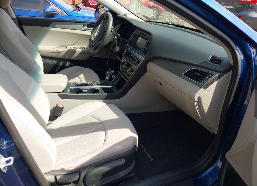 Photo 5 of 2017 Hyundai Sonata SE (VIN 5NPE24AFXHH579460)