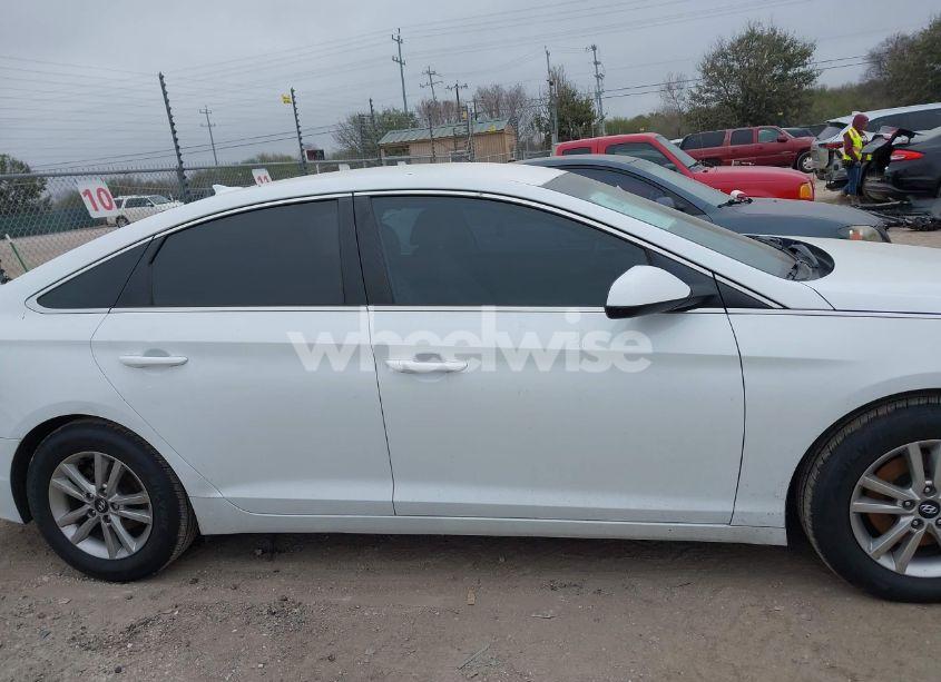 Photo 12 of 2017 Hyundai Sonata SE (VIN 5NPE24AFXHH590409)