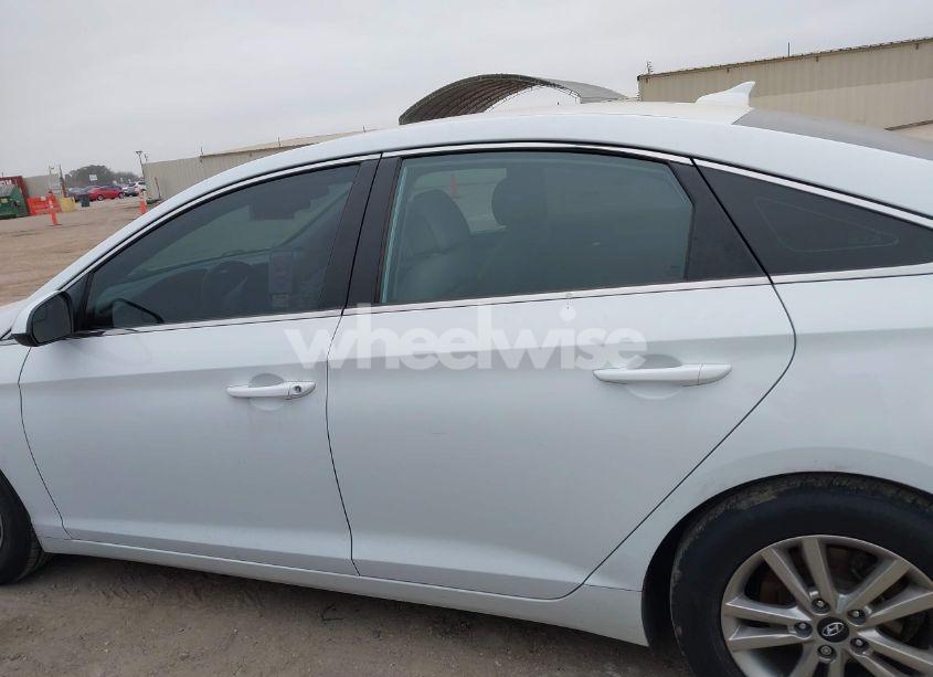 Photo 13 of 2017 Hyundai Sonata SE (VIN 5NPE24AFXHH590409)