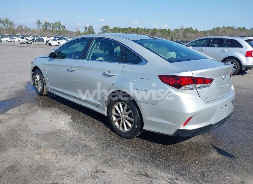 Photo 3 of 2018 Hyundai Sonata SE (VIN 5NPE24AFXJH621471)