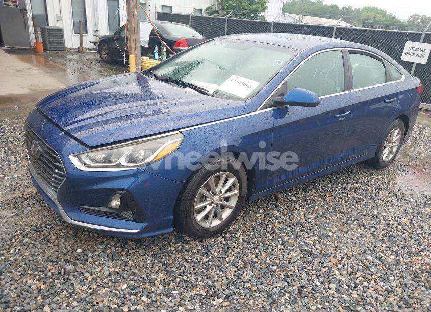 Photo 2 of 2018 Hyundai Sonata SE (VIN 5NPE24AFXJH622250)