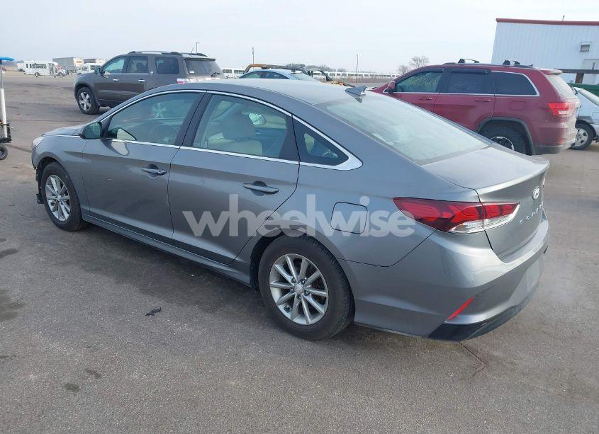 Photo 3 of 2018 Hyundai Sonata SE (VIN 5NPE24AFXJH623074)