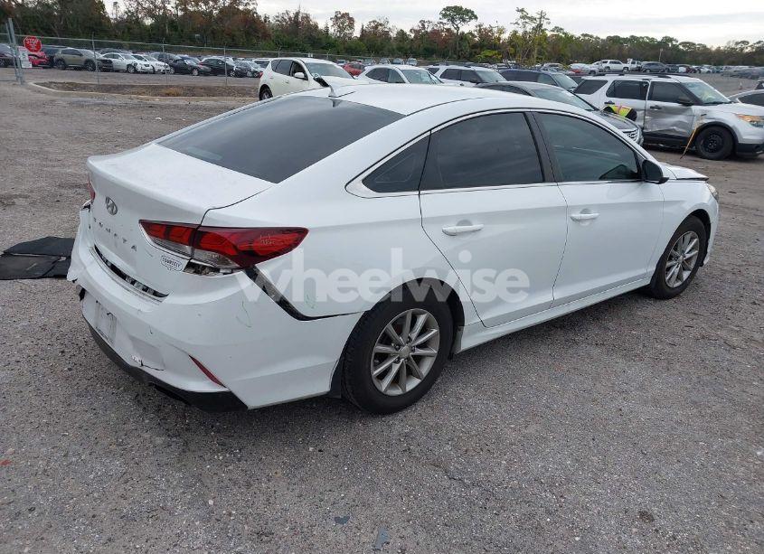 Photo 4 of 2018 Hyundai Sonata SE (VIN 5NPE24AFXJH630011)