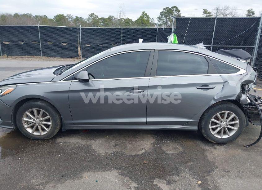 Photo 15 of 2018 Hyundai Sonata SE (VIN 5NPE24AFXJH689382)