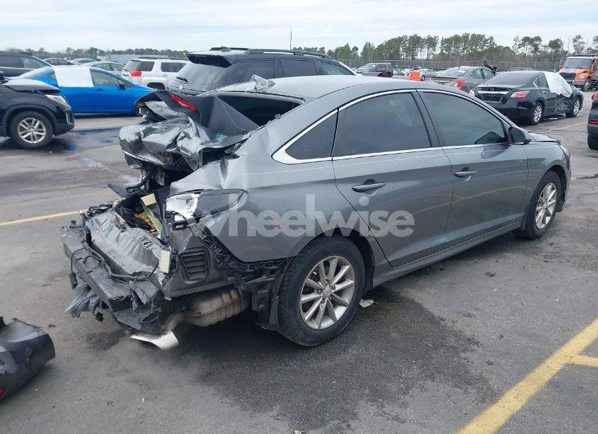 Photo 4 of 2018 Hyundai Sonata SE (VIN 5NPE24AFXJH689382)