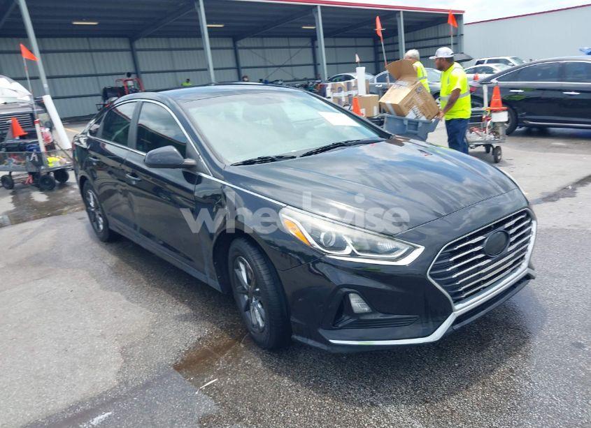 2018 Hyundai Sonata SE (VIN 5NPE24AFXJH694369) main photo