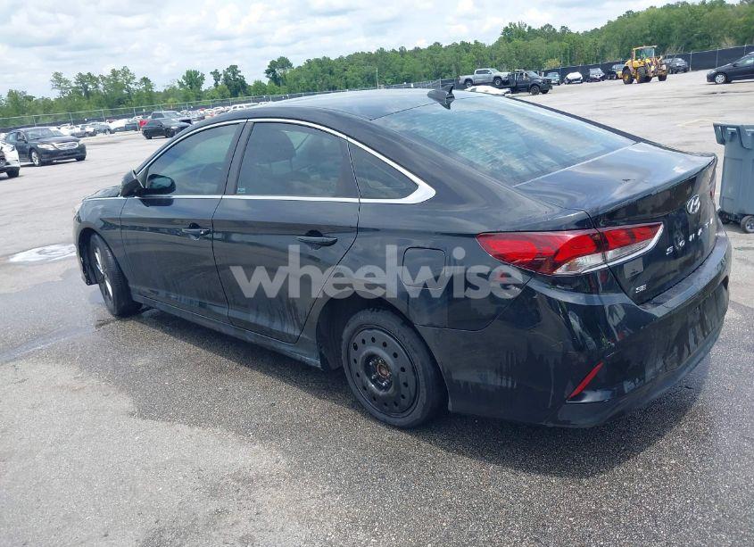 Photo 3 of 2018 Hyundai Sonata SE (VIN 5NPE24AFXJH694369)