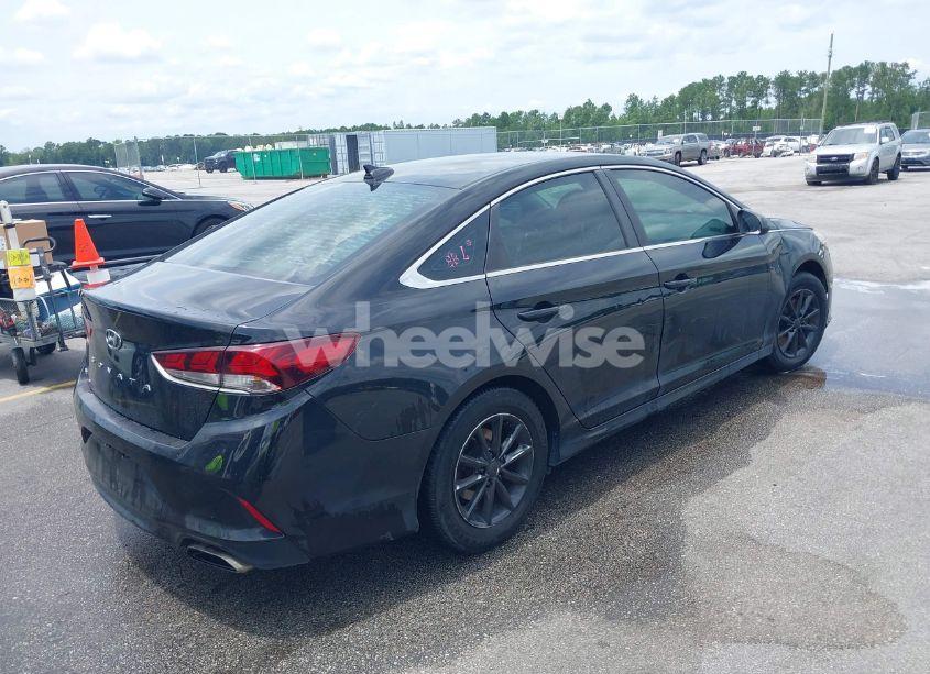 Photo 4 of 2018 Hyundai Sonata SE (VIN 5NPE24AFXJH694369)