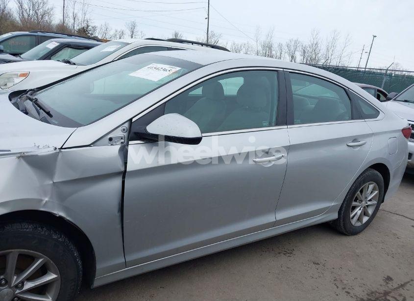Photo 14 of 2018 Hyundai Sonata SE (VIN 5NPE24AFXJH721487)