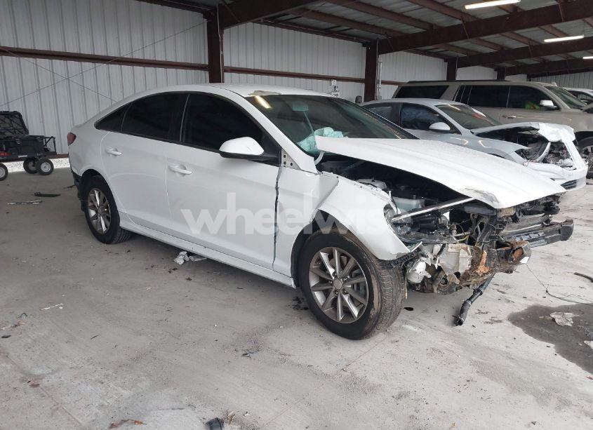 2018 Hyundai Sonata SE (VIN 5NPE24AFXJH721568) main photo