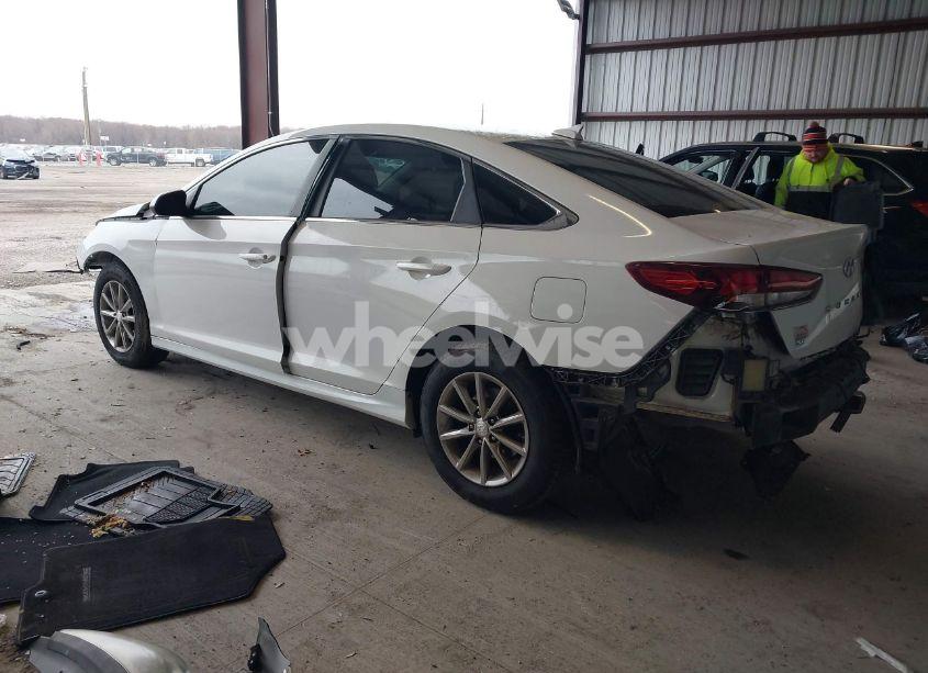 Photo 3 of 2018 Hyundai Sonata SE (VIN 5NPE24AFXJH721568)
