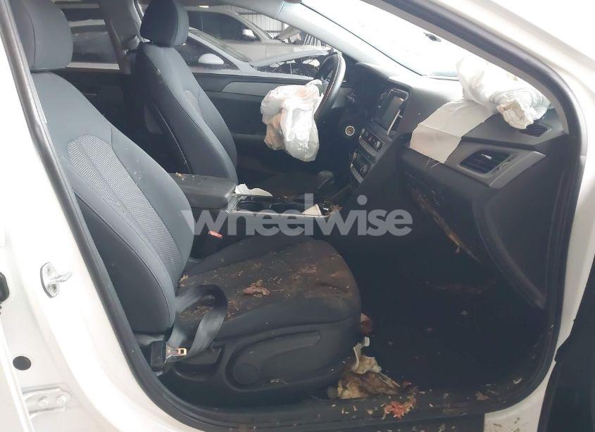 Photo 5 of 2018 Hyundai Sonata SE (VIN 5NPE24AFXJH721568)