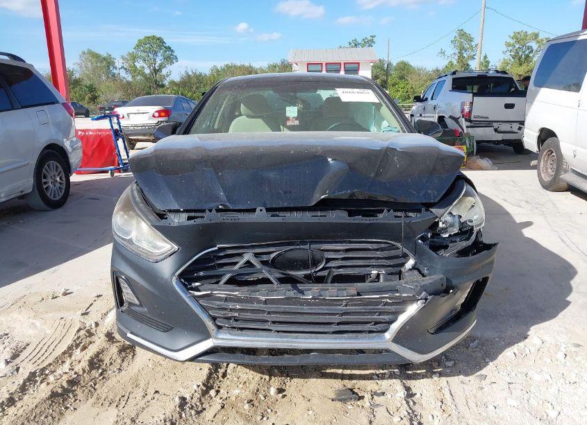 Photo 12 of 2019 Hyundai Sonata SE (VIN 5NPE24AFXKH730059)