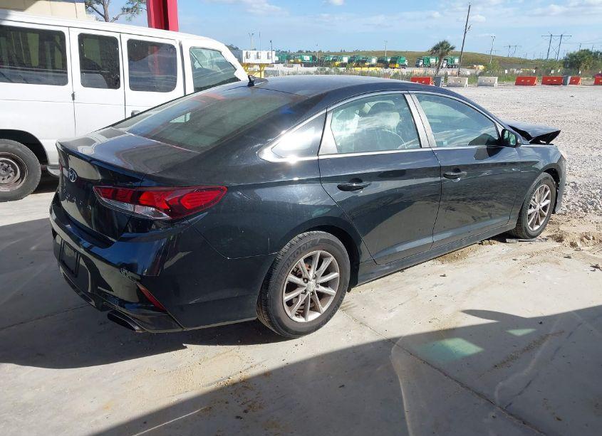 Photo 4 of 2019 Hyundai Sonata SE (VIN 5NPE24AFXKH730059)