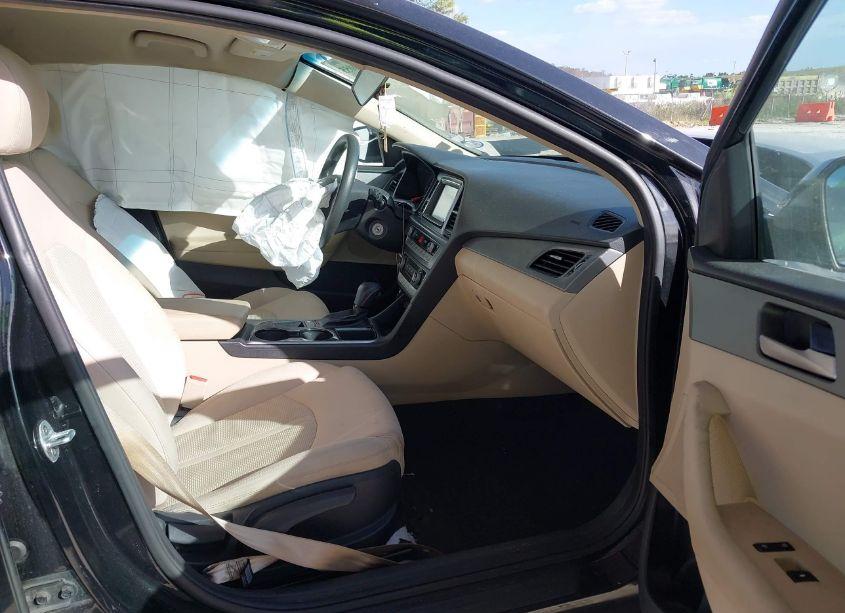 Photo 5 of 2019 Hyundai Sonata SE (VIN 5NPE24AFXKH730059)