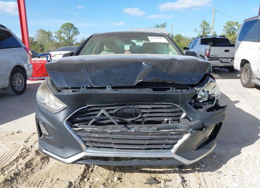 Photo 6 of 2019 Hyundai Sonata SE (VIN 5NPE24AFXKH730059)