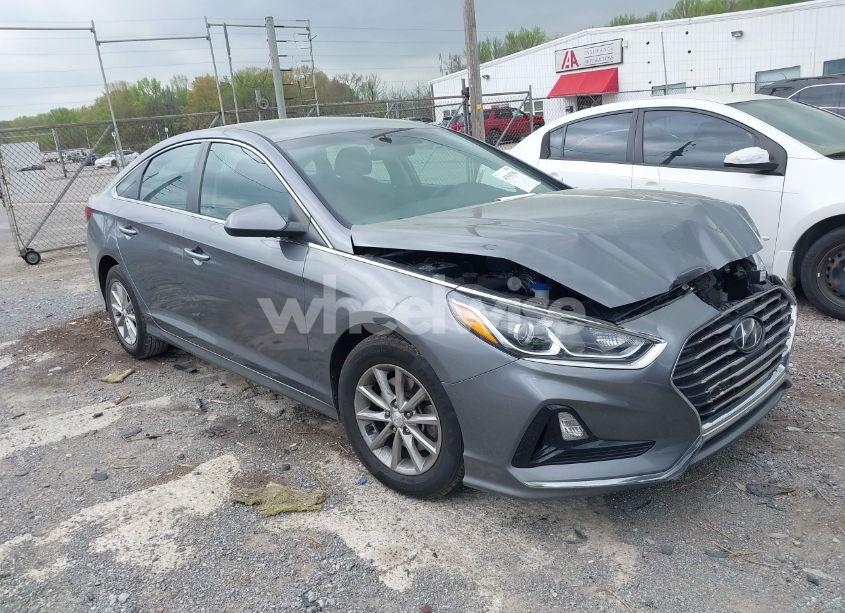 2019 Hyundai Sonata SE (VIN 5NPE24AFXKH741546) main photo