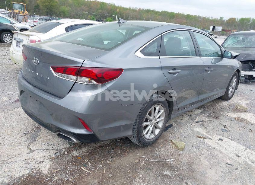 Photo 4 of 2019 Hyundai Sonata SE (VIN 5NPE24AFXKH741546)