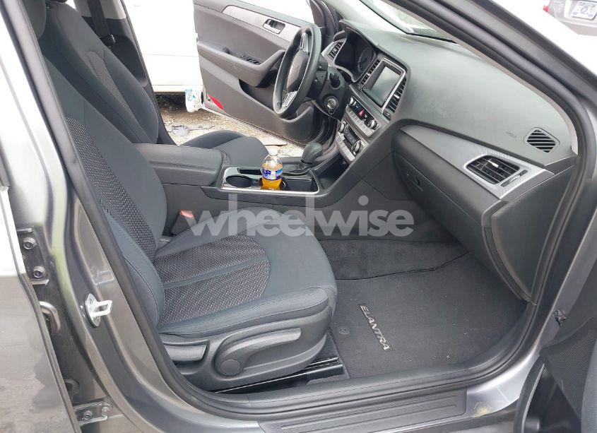 Photo 5 of 2019 Hyundai Sonata SE (VIN 5NPE24AFXKH741546)