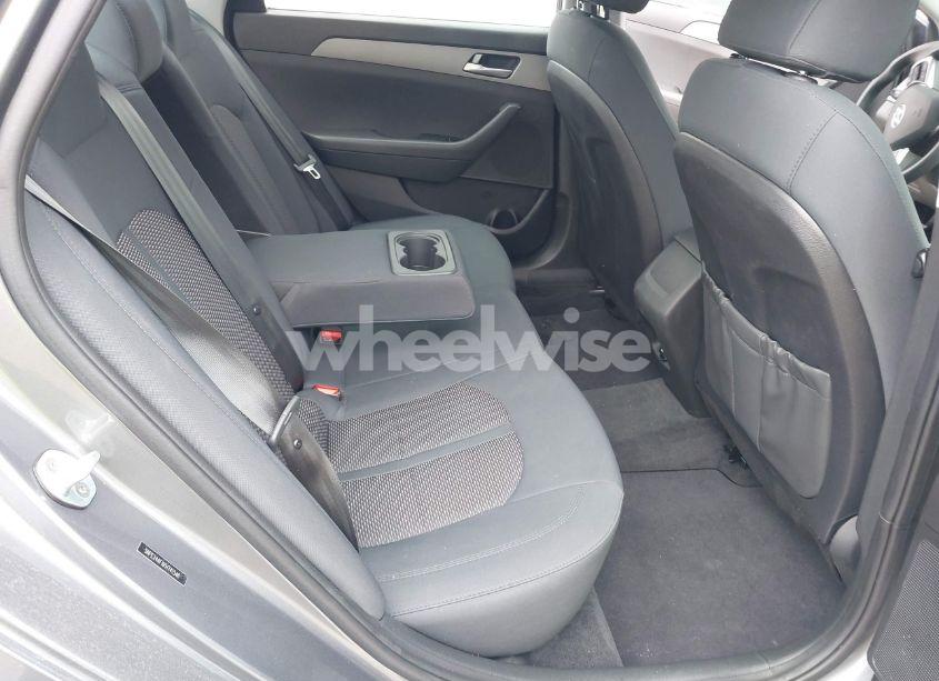 Photo 8 of 2019 Hyundai Sonata SE (VIN 5NPE24AFXKH741546)