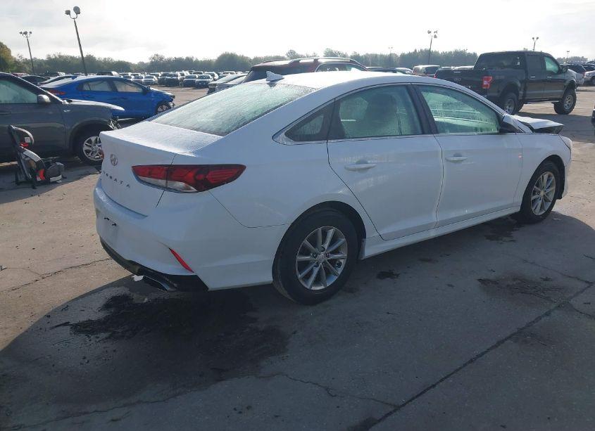 Photo 4 of 2019 Hyundai Sonata SE (VIN 5NPE24AFXKH757312)