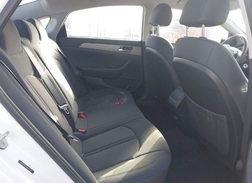 Photo 8 of 2019 Hyundai Sonata SE (VIN 5NPE24AFXKH757312)