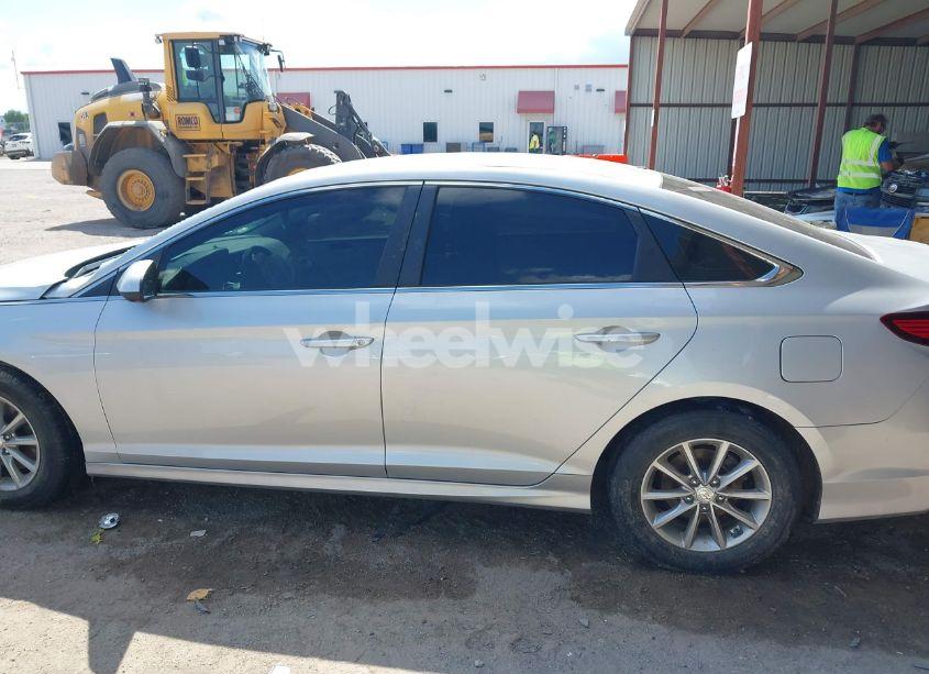Photo 14 of 2019 Hyundai Sonata SE (VIN 5NPE24AFXKH759416)