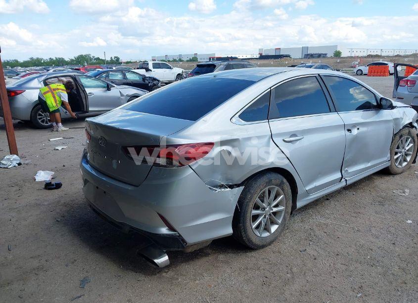 Photo 4 of 2019 Hyundai Sonata SE (VIN 5NPE24AFXKH759416)