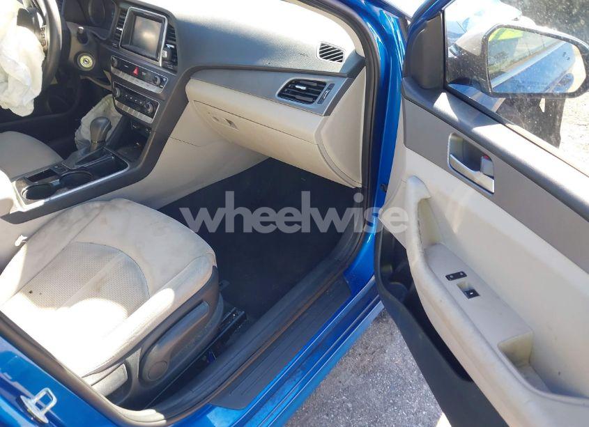 Photo 5 of 2019 Hyundai Sonata SE (VIN 5NPE24AFXKH783327)