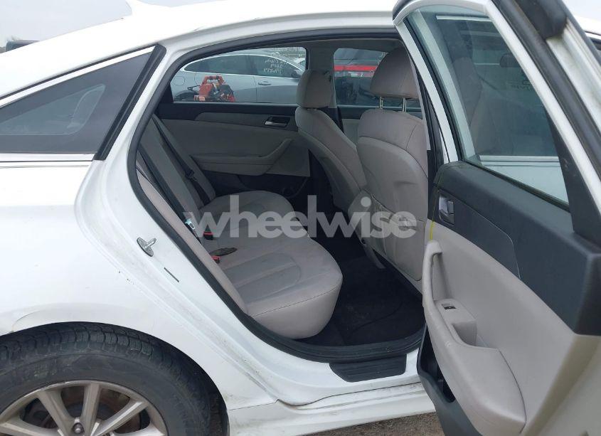 Photo 8 of 2019 Hyundai Sonata SE (VIN 5NPE24AFXKH796899)