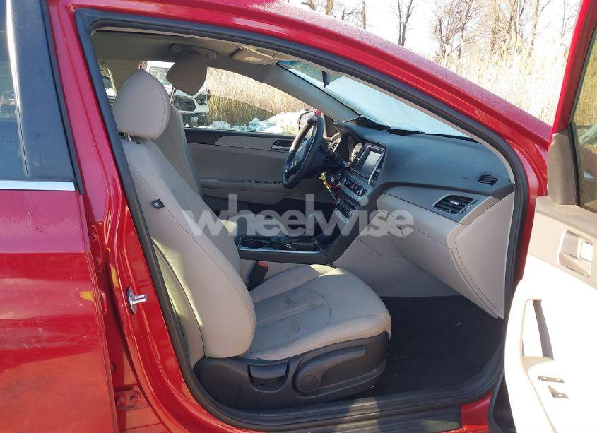 Photo 5 of 2019 Hyundai Sonata SE (VIN 5NPE24AFXKH804970)