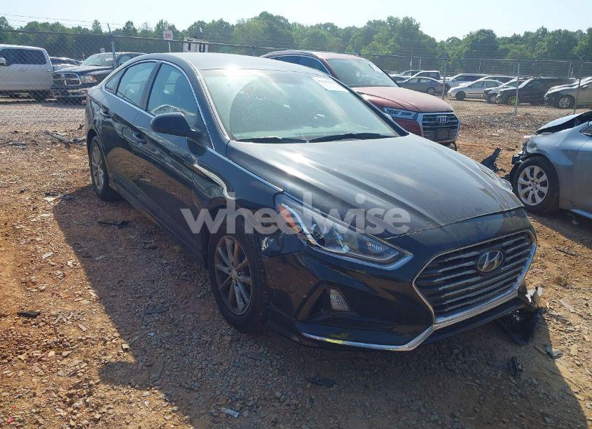 2019 Hyundai Sonata SE (VIN 5NPE24AFXKH819257) main photo