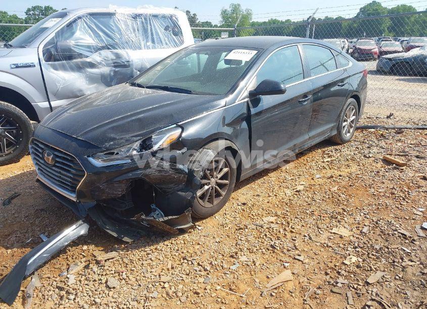 Photo 2 of 2019 Hyundai Sonata SE (VIN 5NPE24AFXKH819257)