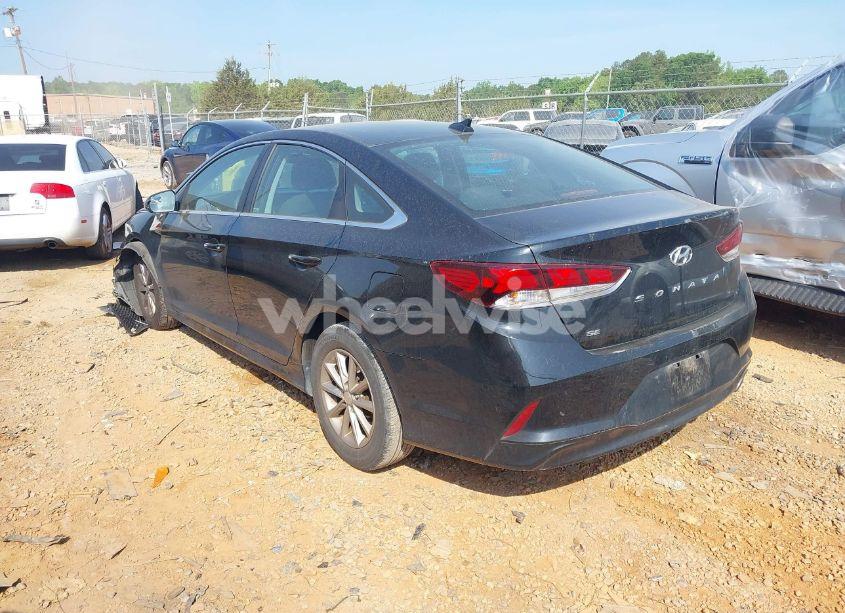 Photo 3 of 2019 Hyundai Sonata SE (VIN 5NPE24AFXKH819257)