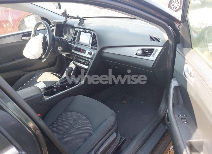 Photo 5 of 2019 Hyundai Sonata SE (VIN 5NPE24AFXKH819257)