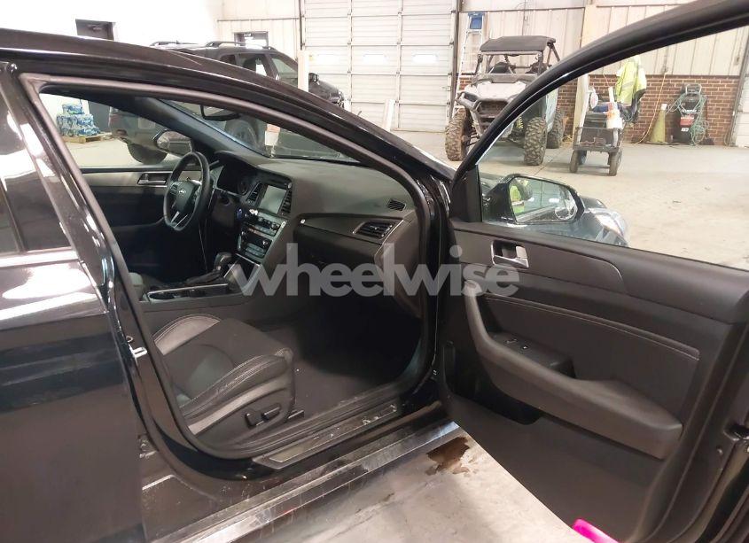 Photo 5 of 2017 Hyundai Sonata LIMITED 2.0T (VIN 5NPE34AB0HH520931)