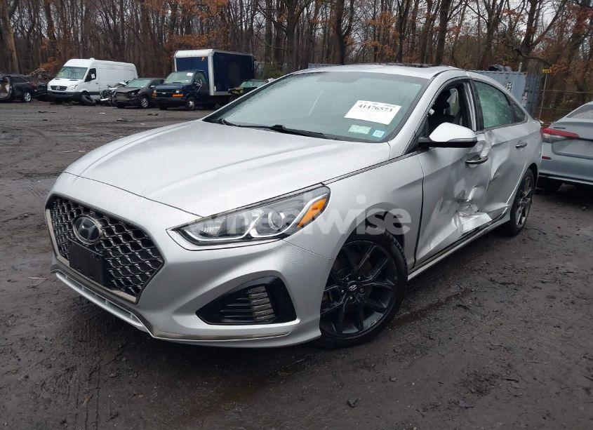 Photo 2 of 2018 Hyundai Sonata SPORT 2.0T (VIN 5NPE34AB2JH684235)