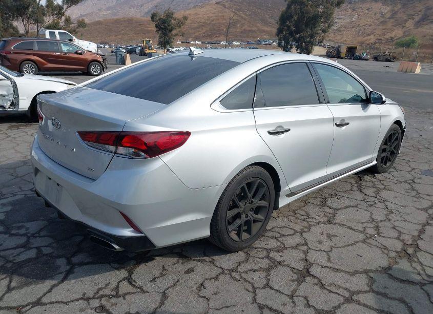 Photo 4 of 2018 Hyundai Sonata SPORT 2.0T (VIN 5NPE34AB8JH674888)