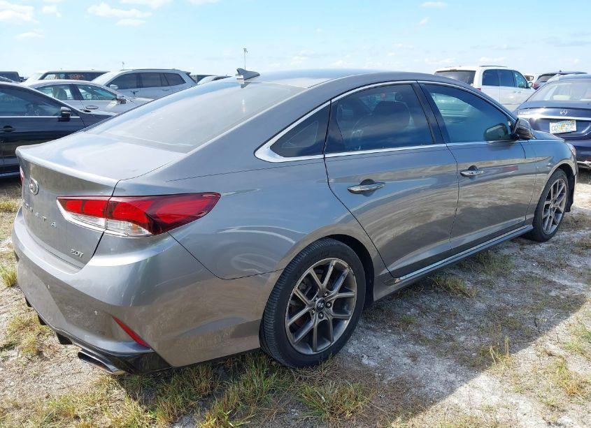 Photo 4 of 2018 Hyundai Sonata LIMITED 2.0T (VIN 5NPE34AB8JH683199)