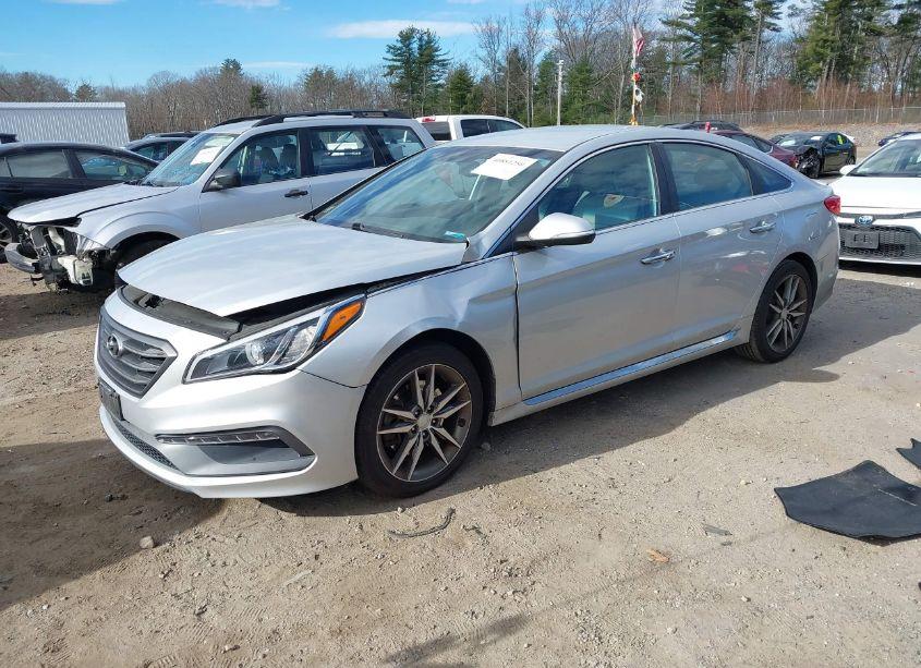 Photo 2 of 2015 Hyundai Sonata SPORT 2.0T (VIN 5NPE34AB9FH102705)
