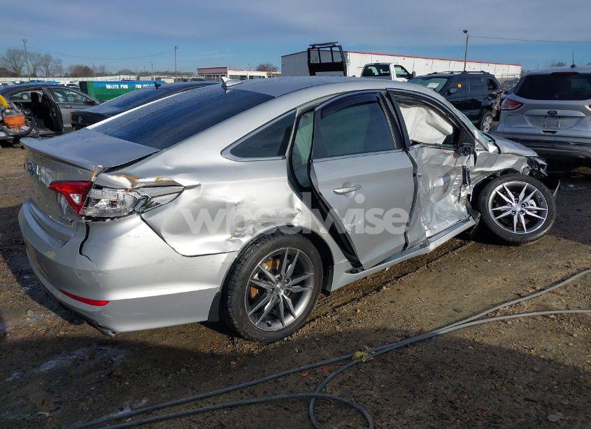 Photo 4 of 2017 Hyundai Sonata SPORT 2.0T (VIN 5NPE34ABXHH559493)