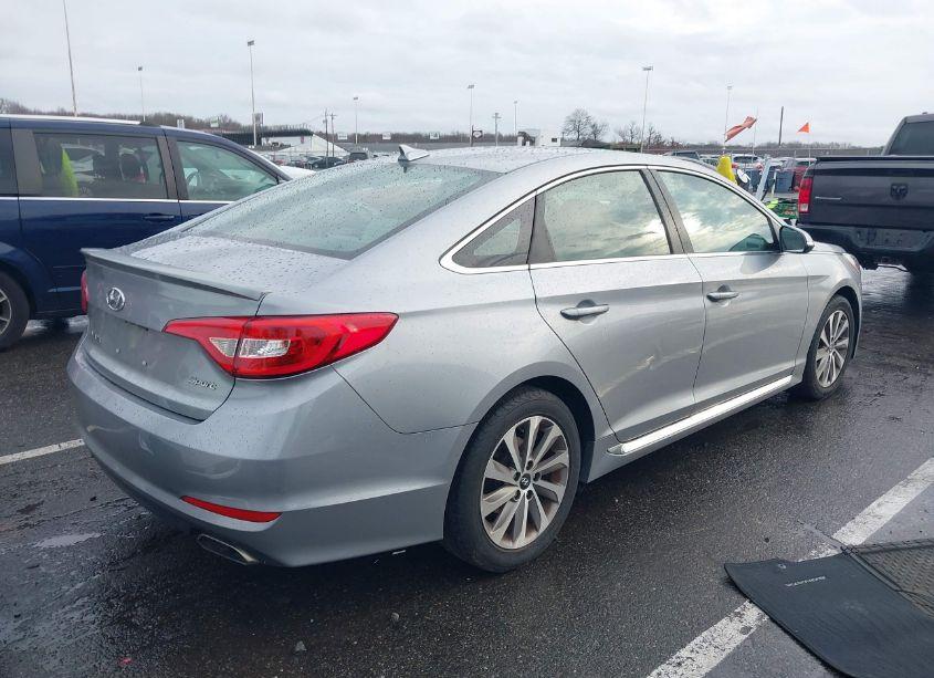 Photo 4 of 2015 Hyundai Sonata SPORT (VIN 5NPE34AF0FH058225)