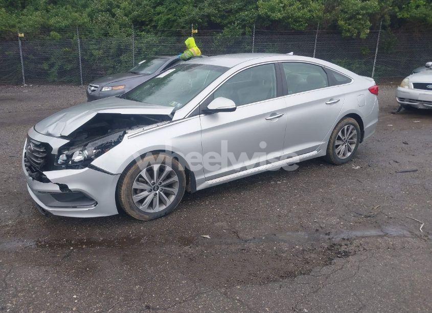 Photo 2 of 2015 Hyundai Sonata SPORT (VIN 5NPE34AF0FH118035)