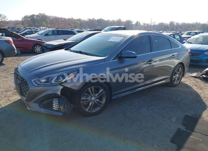 Photo 2 of 2018 Hyundai Sonata SPORT (VIN 5NPE34AF0JH635599)