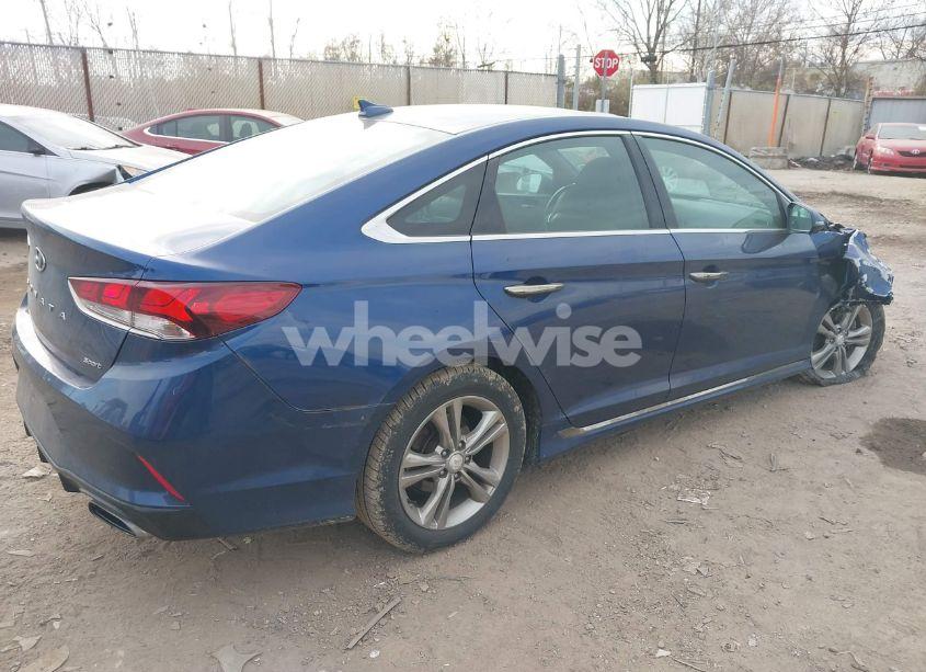 Photo 4 of 2018 Hyundai Sonata SPORT (VIN 5NPE34AF0JH665105)