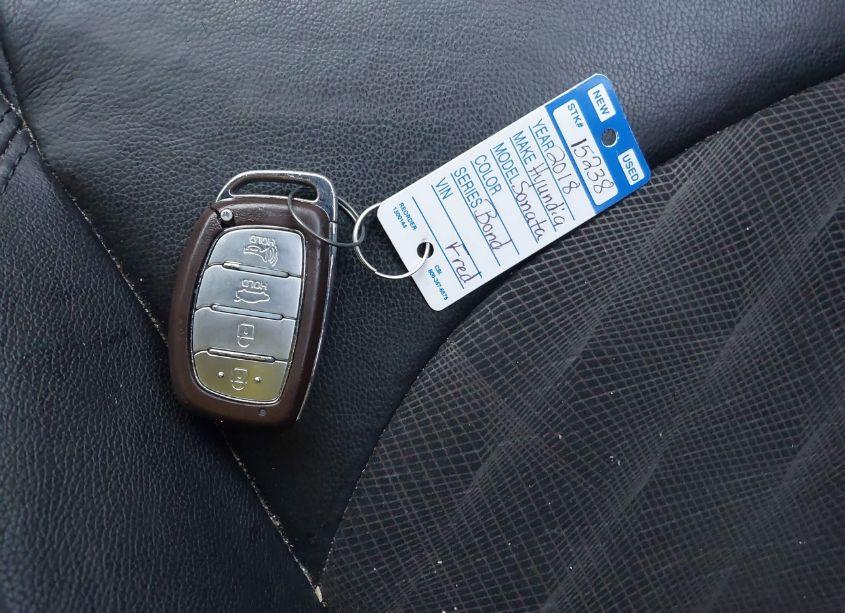 Photo 11 of 2018 Hyundai Sonata SPORT+ (VIN 5NPE34AF0JH704114)