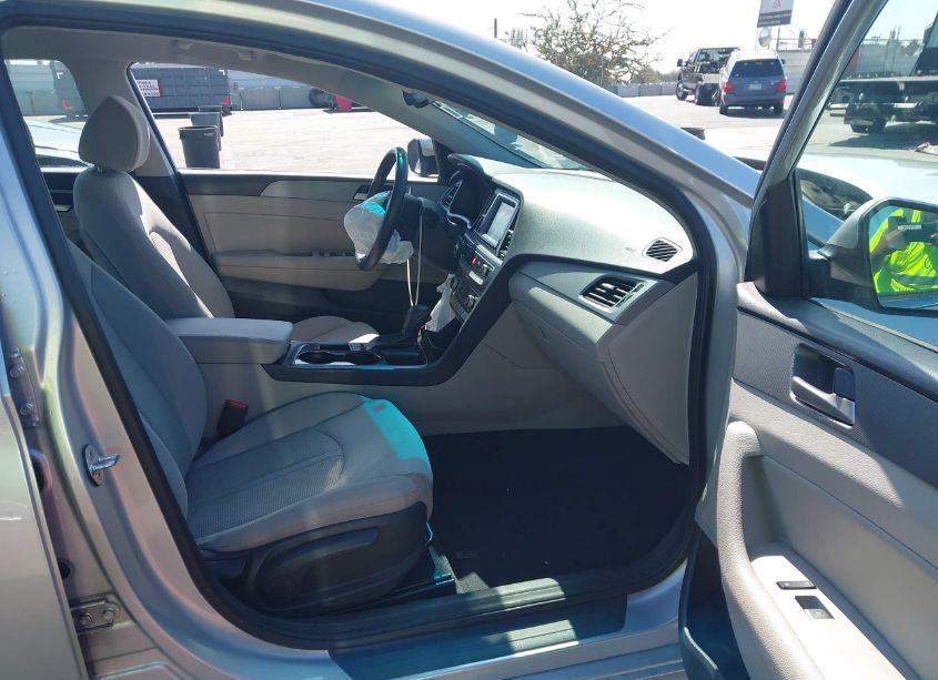 Photo 5 of 2019 Hyundai Sonata SEL (VIN 5NPE34AF0KH735851)